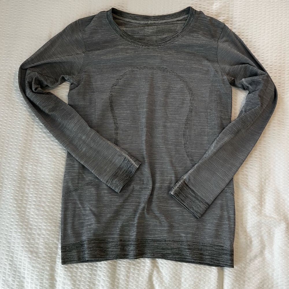 Lululemon long sleeve running top